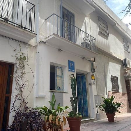 Hostal The Monkey Room Marbella Ngoại thất bức ảnh