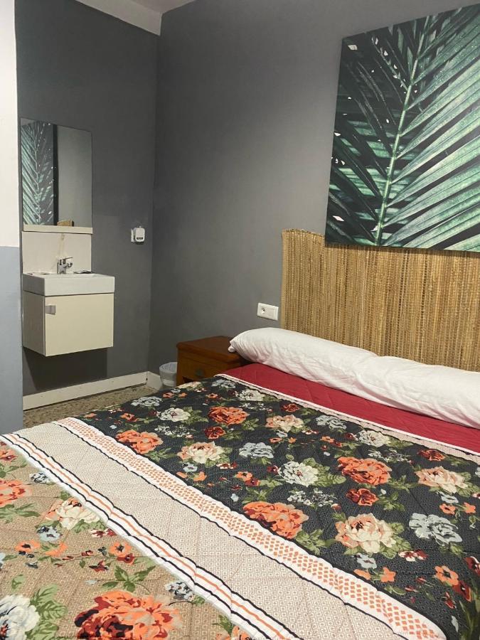 Hostal The Monkey Room Marbella Ngoại thất bức ảnh