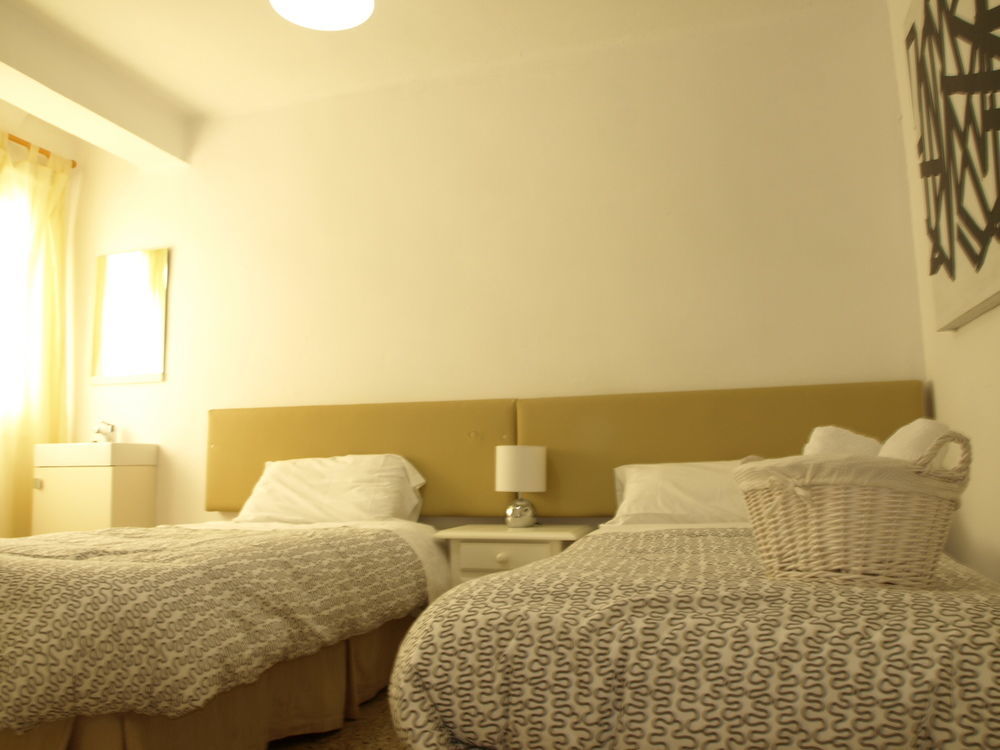 Hostal The Monkey Room Marbella Ngoại thất bức ảnh