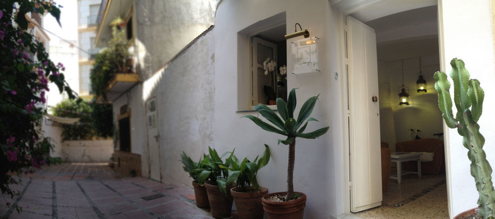Hostal The Monkey Room Marbella Ngoại thất bức ảnh