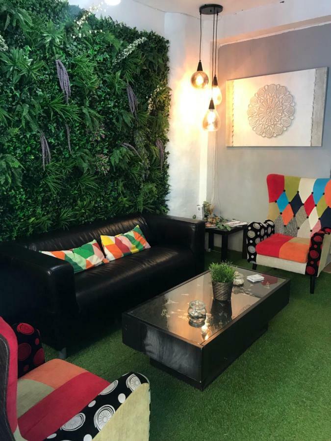 Hostal The Monkey Room Marbella Ngoại thất bức ảnh