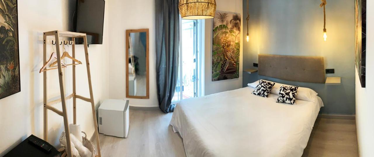 Hostal The Monkey Room Marbella Ngoại thất bức ảnh